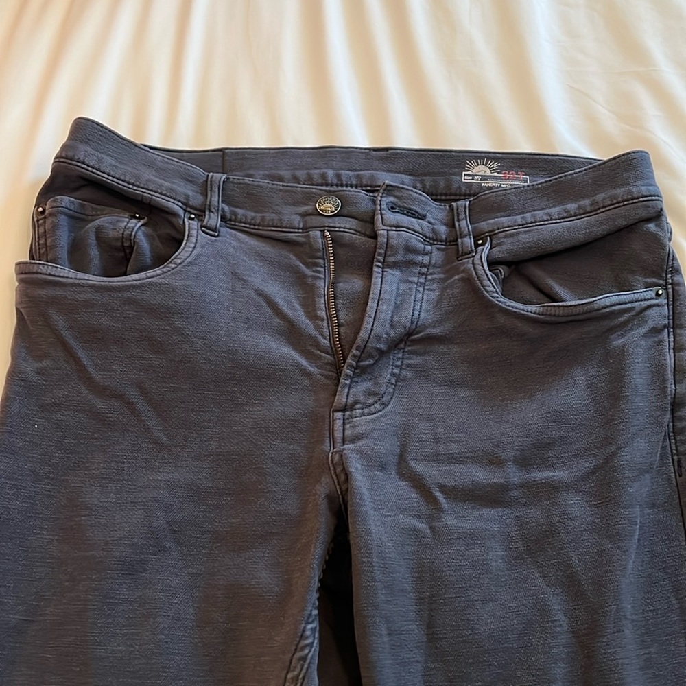 Men’s navy/black Faherty Pants. Size 32T